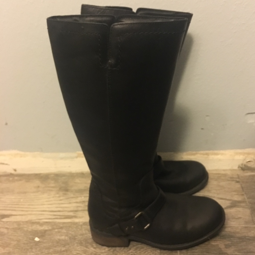 UGG Tall leather boot Size 6 1/2